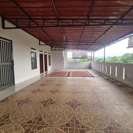 Kampung Istal Villa Pamijahan Bogor Exterior photo